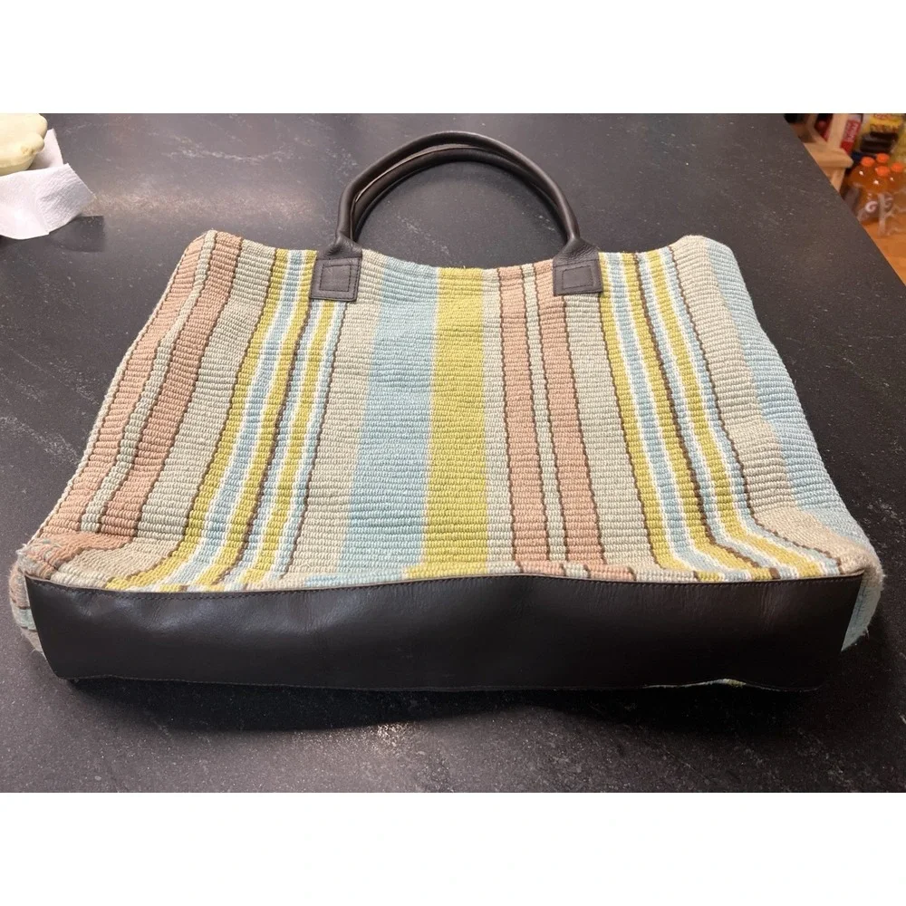 TOTE handbag DASH & ALBERT Blue &‎ Green Stripe 20'' x 16'' Leather Handles